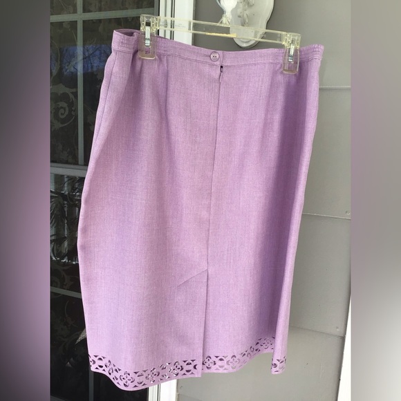 Alfred Dunner Women's Lavender button Waist Straight Skirt Size 16 NWOT - Picture 5 of 16